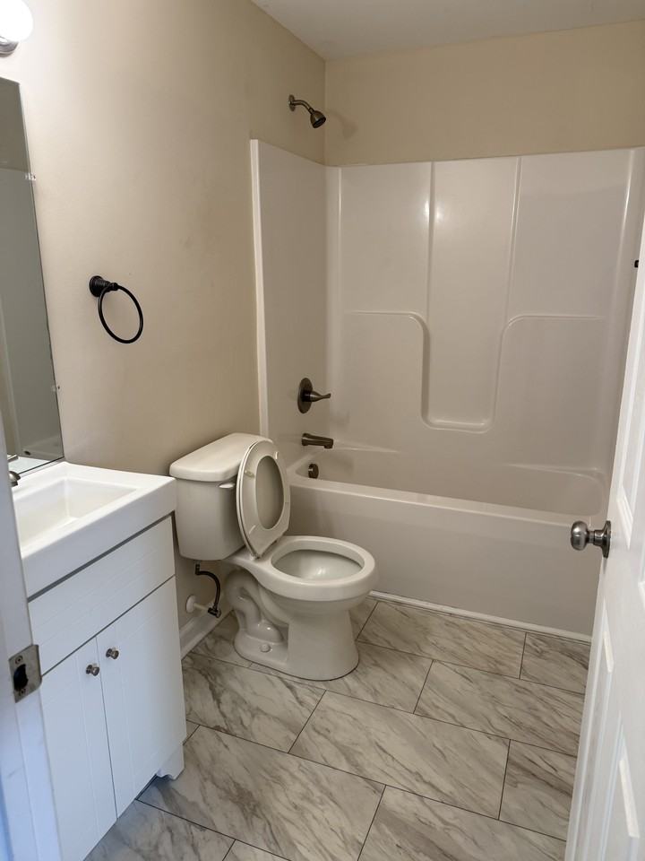 162 Cross Rd #162A - Photo 4 of 7