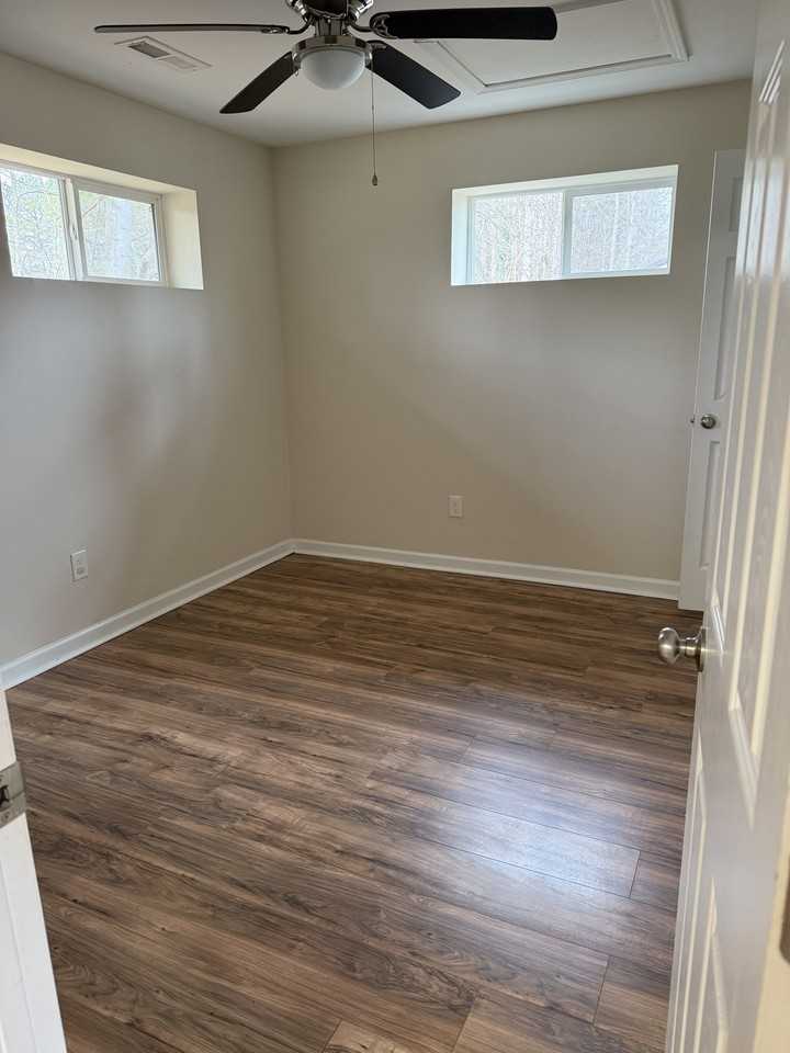 162 Cross Rd #162A - Photo 5 of 7