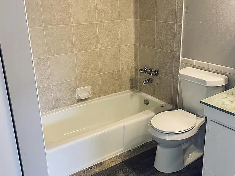 2403 Grandview Place #27 - Photo 6 of 12