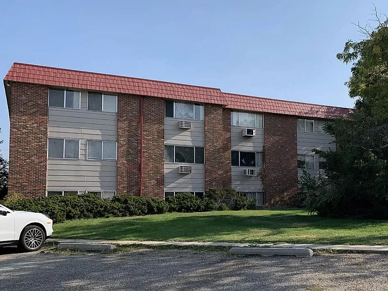 2403 Grandview Place #27 - Photo 7 of 12