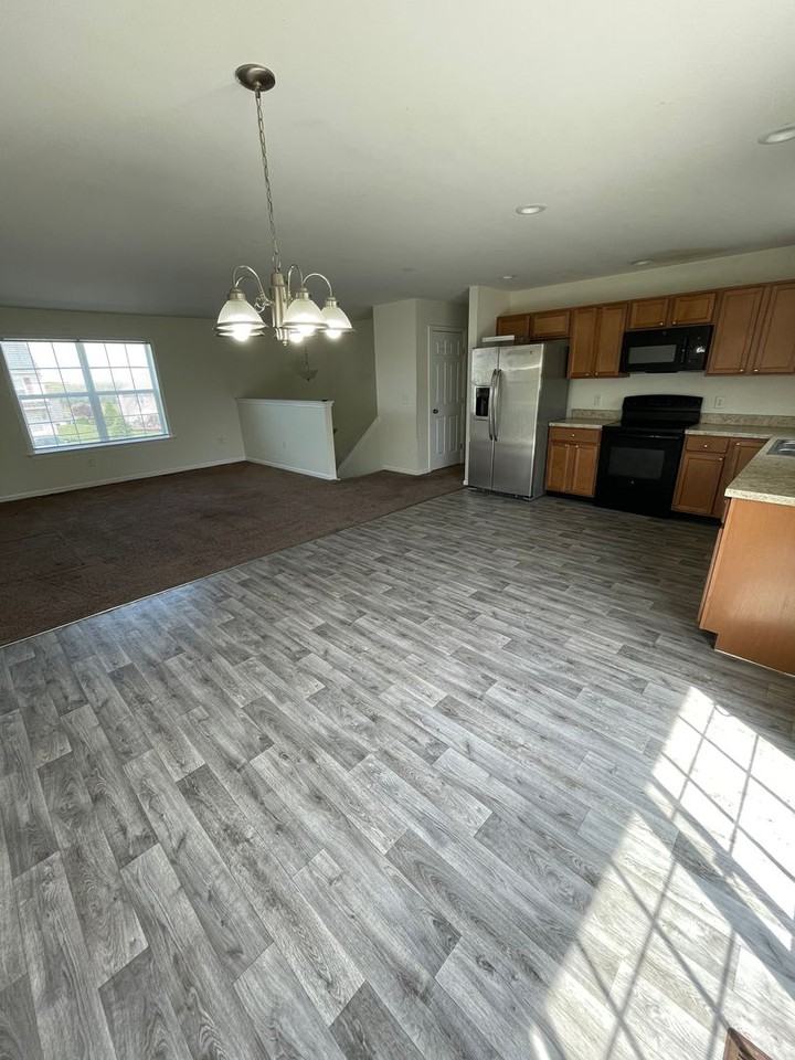 76 Bryn Way - Photo 2 of 21