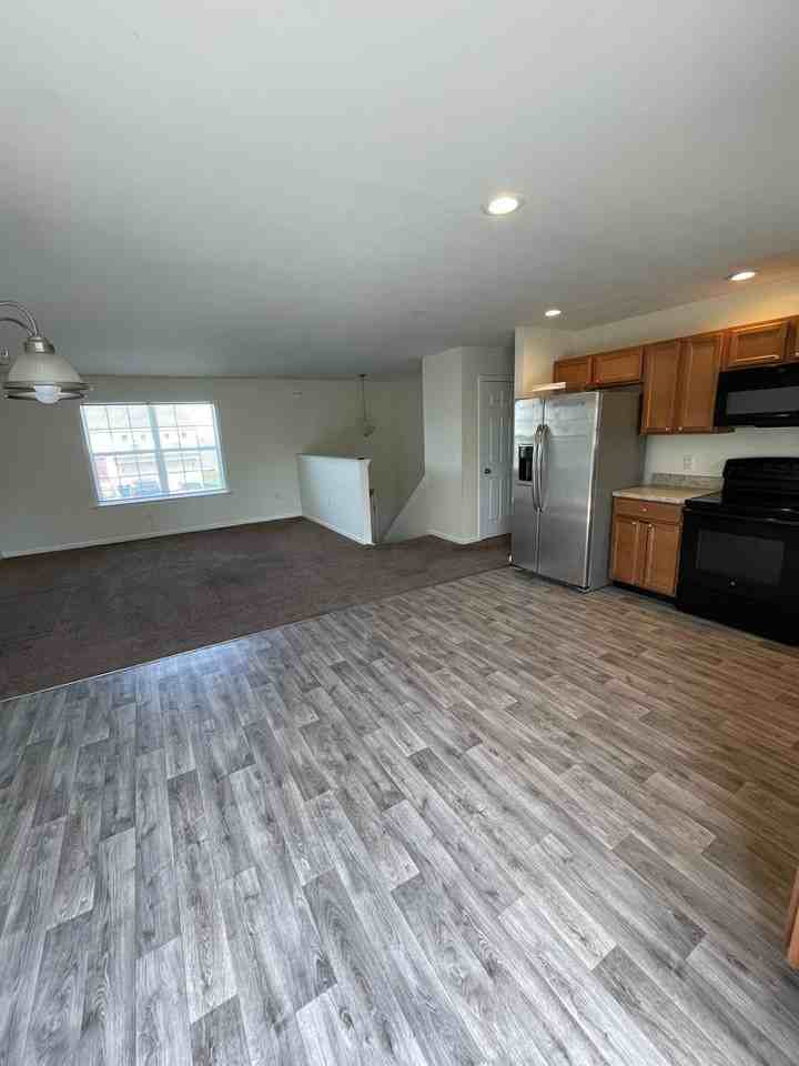 76 Bryn Way - Photo 3 of 21