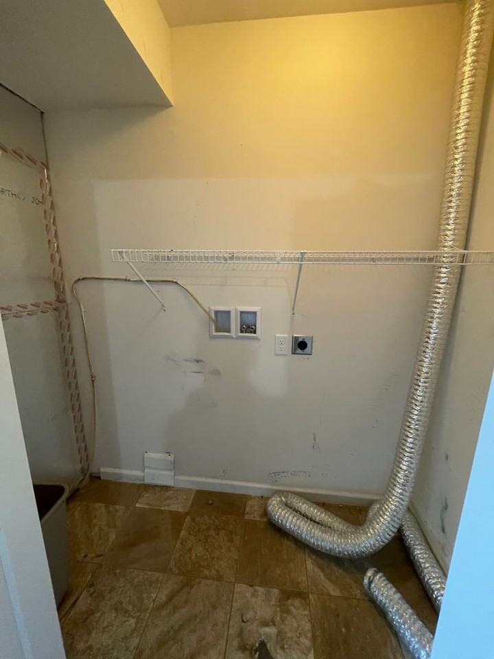 76 Bryn Way - Photo 5 of 21