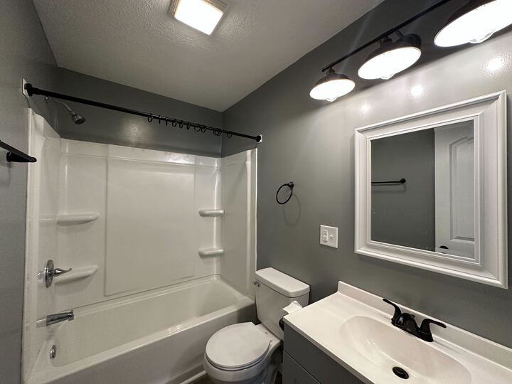 523 North High Street #C - Photo 5 of 9