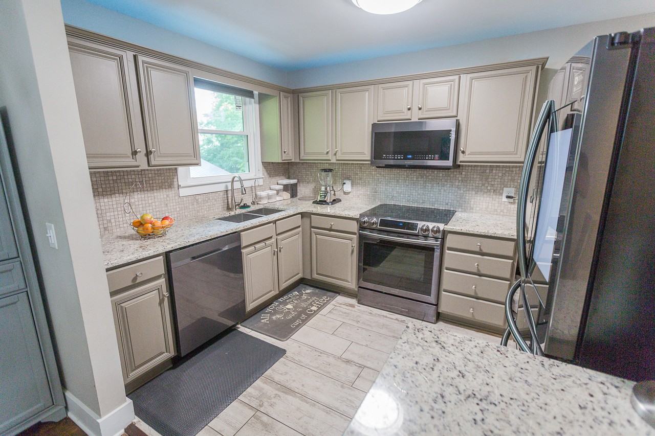 237 Eisenhower Dr #1 - Photo 5 of 29