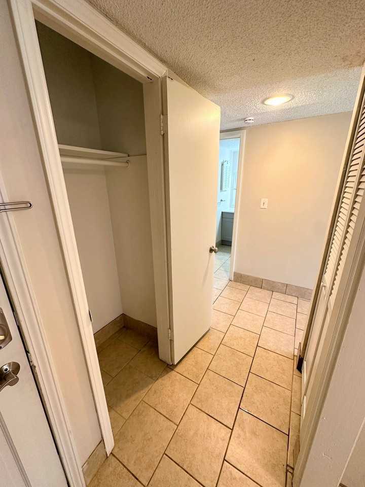 Westport Plaza Apts/WPP1, LLC - Photo 4 of 24