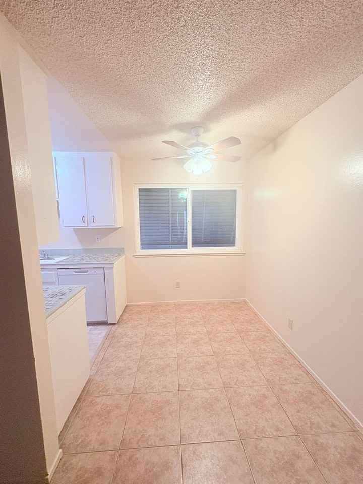 904 Dornajo Way #4 - Photo 3 of 7