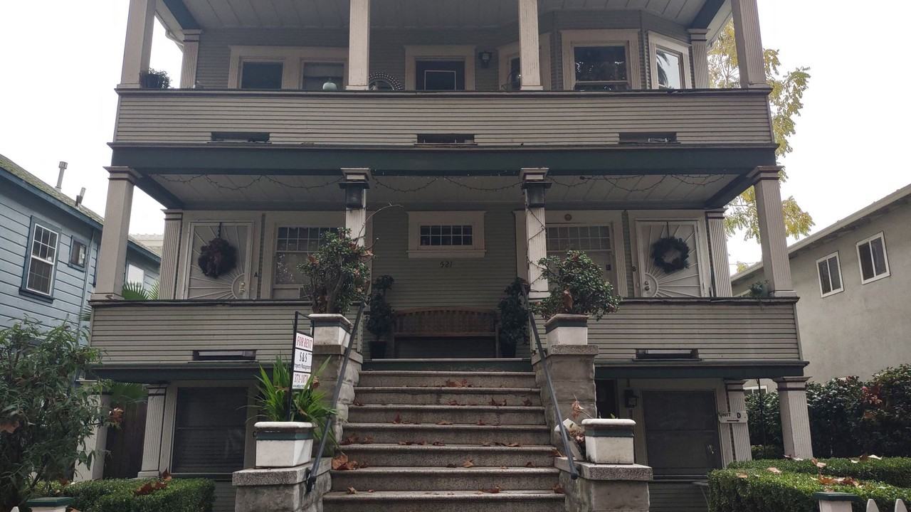 521 T St #C - Photo 2 of 15