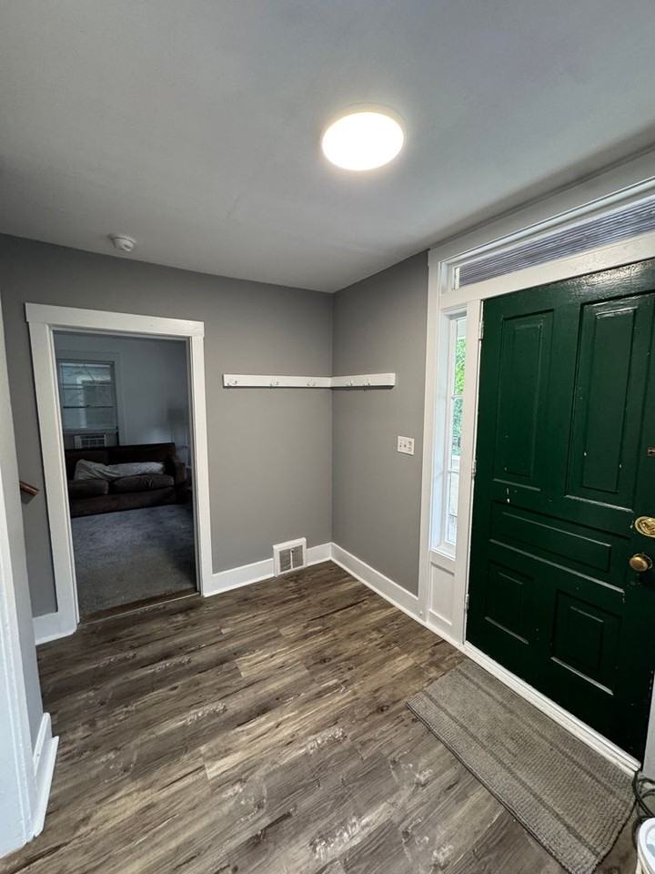 942 Woodlawn Avenue - Photo 2 of 23