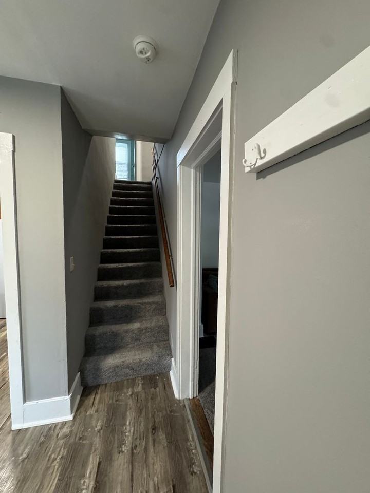 942 Woodlawn Avenue - Photo 4 of 23