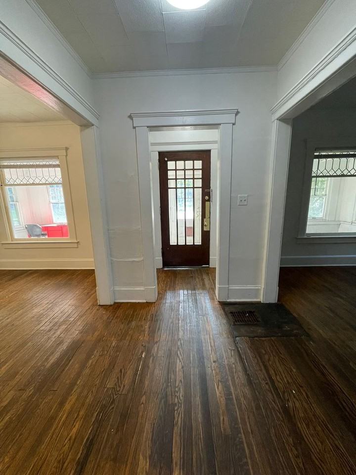 1116 Packard Street - Photo 4 of 24