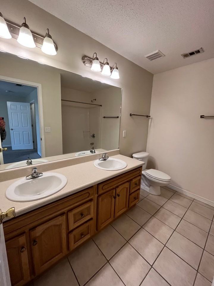 204 Johnson Court - Photo 7 of 17