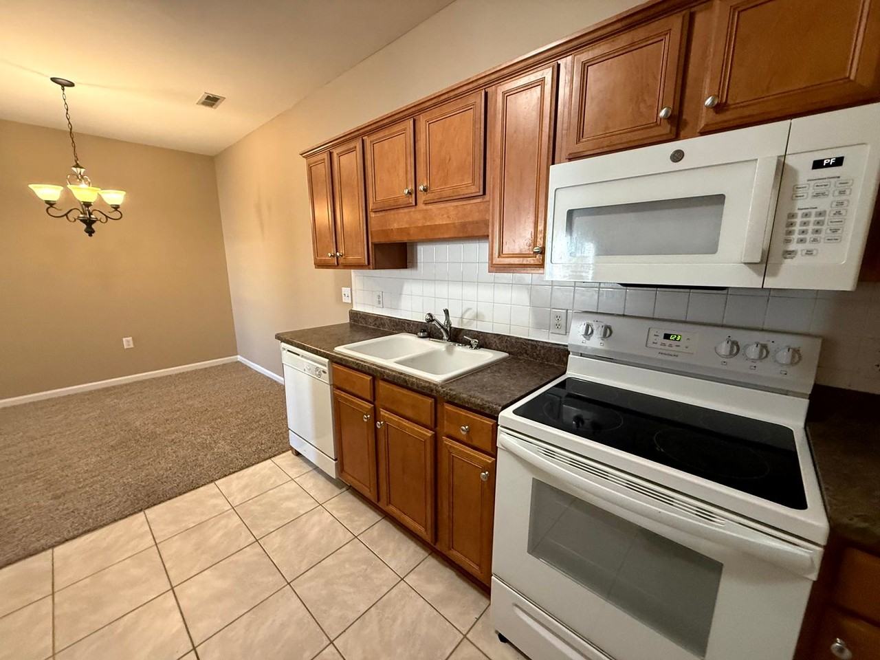 635 Marshtree Ln - Photo 5 of 20