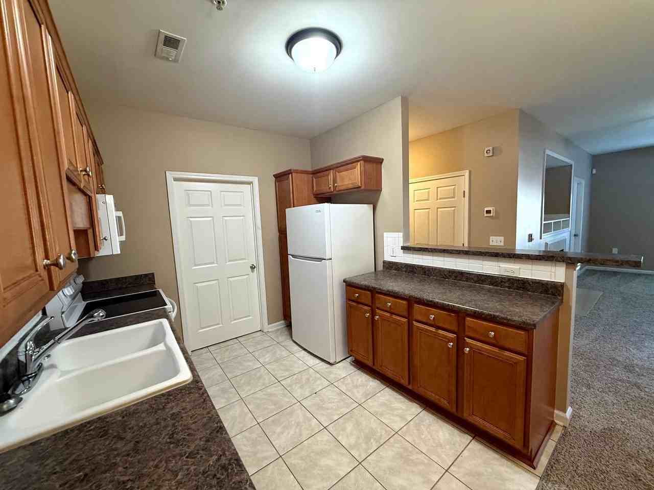 635 Marshtree Ln - Photo 6 of 20