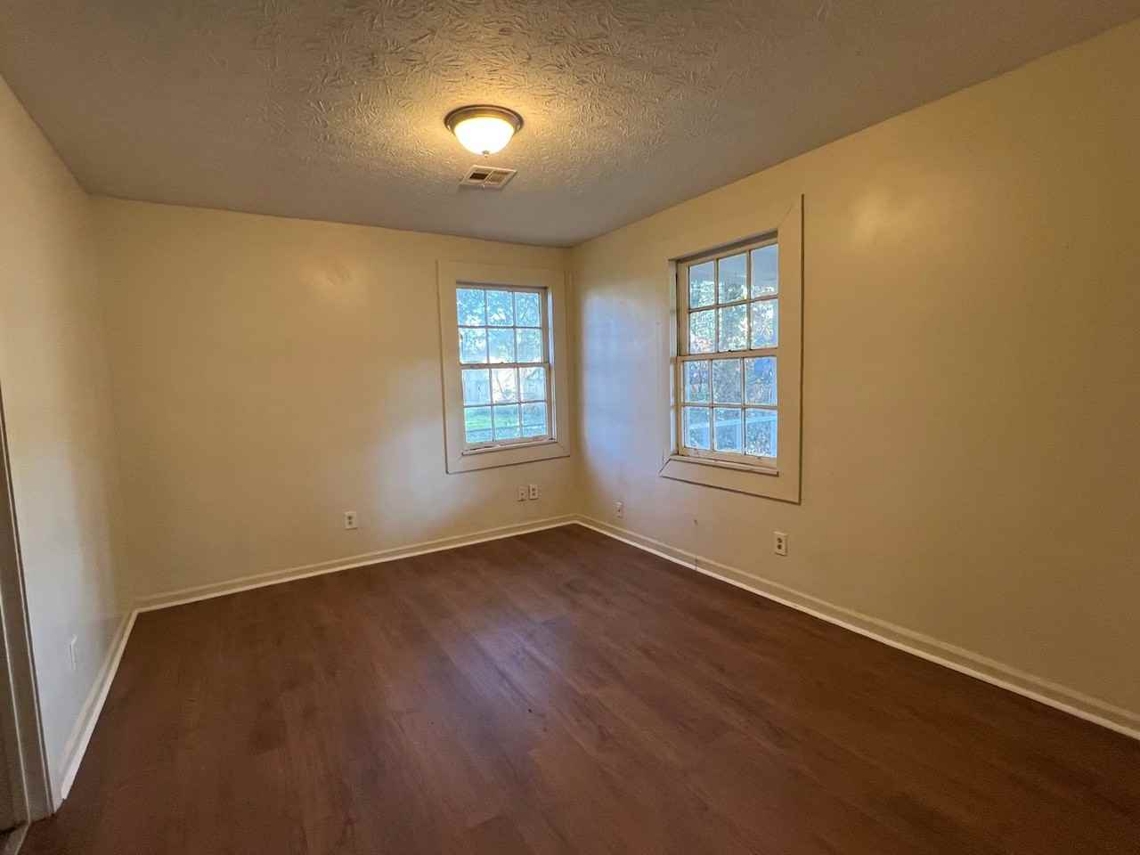 2085 Speigle Street - Photo 4 of 12