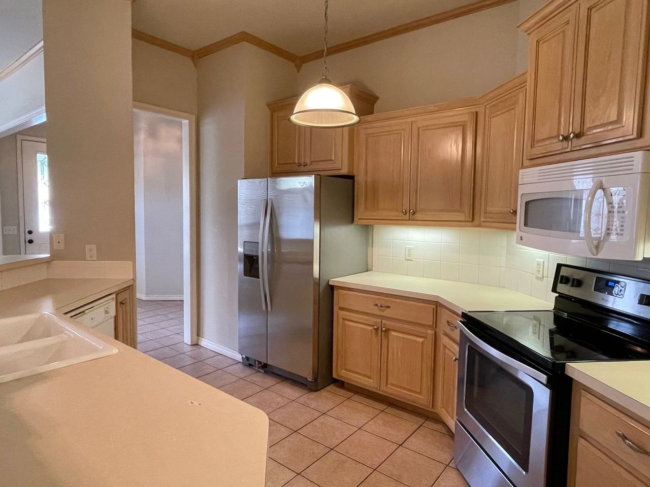 15500 Swallowtail Road - Photo 6 of 20