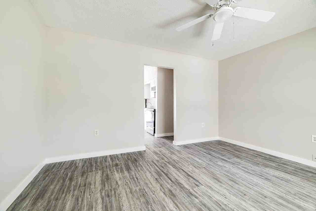 1108 North Carolina Avenue - Photo 3 of 16