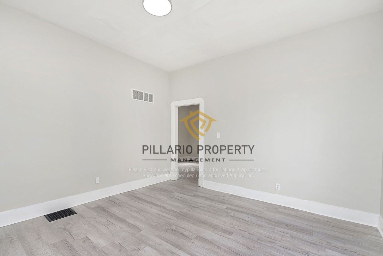 33 S Addison St - Photo 5 of 25