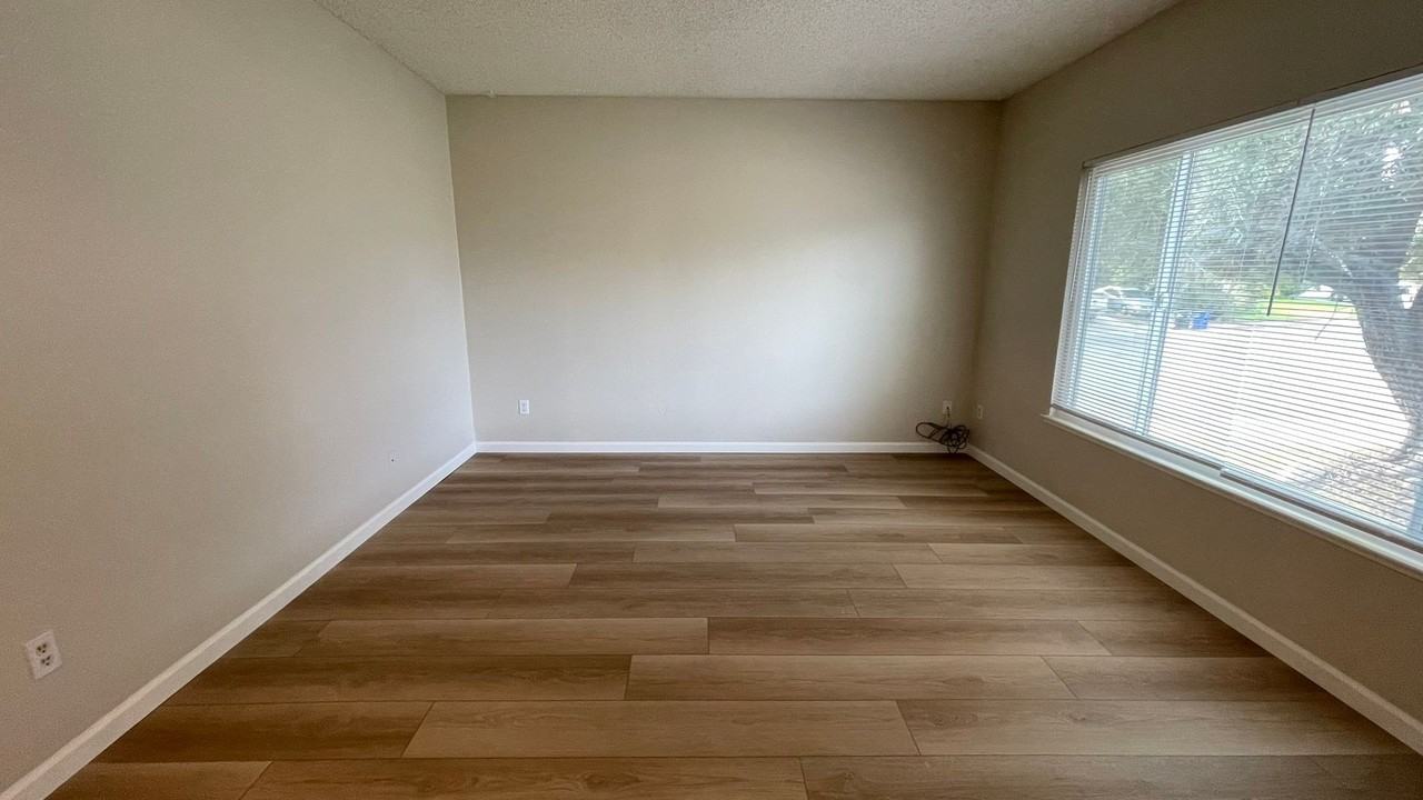 1 Nina Place - Photo 5 of 18