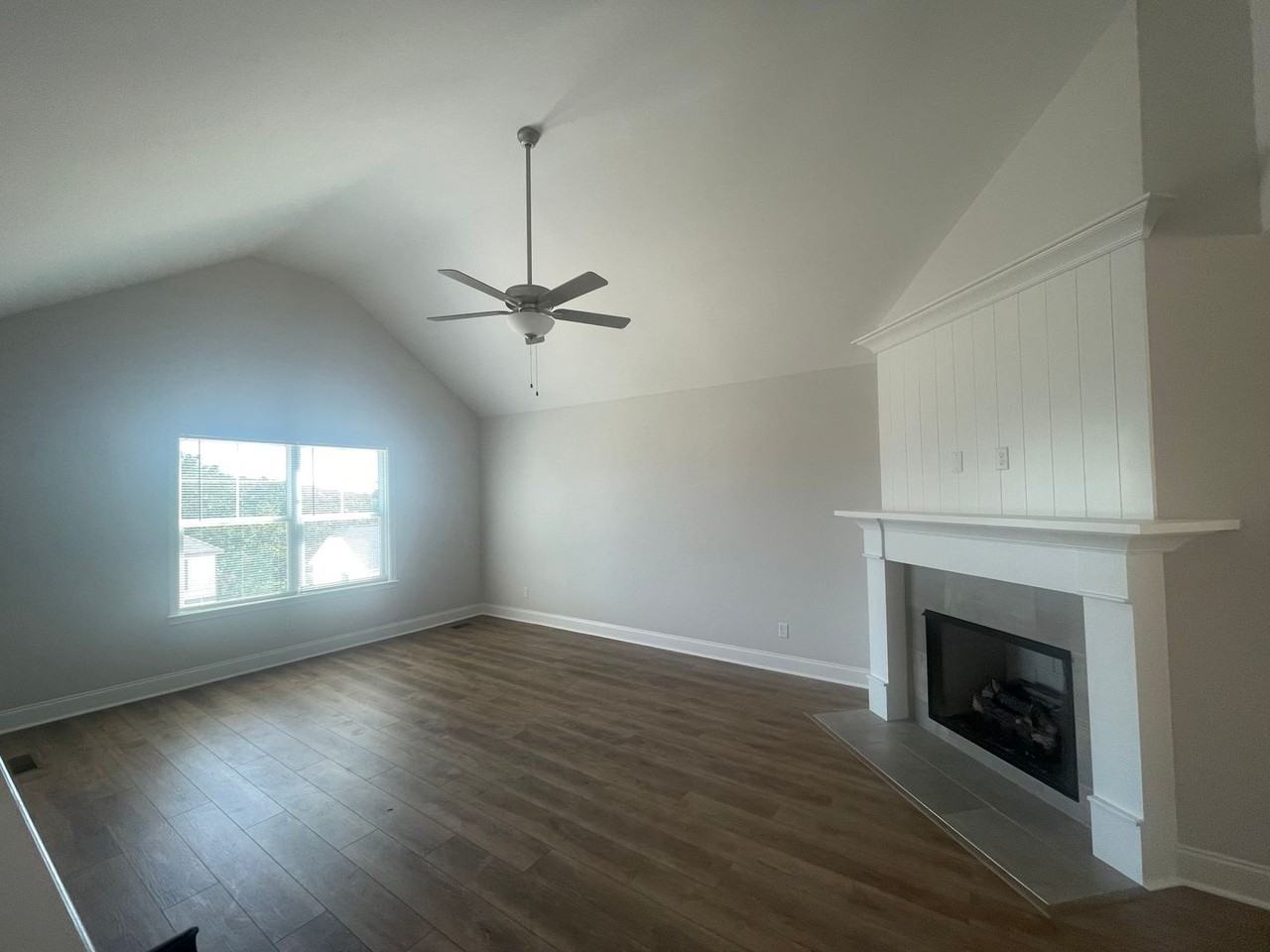 7240 Old Bug Ln - Photo 2 of 23