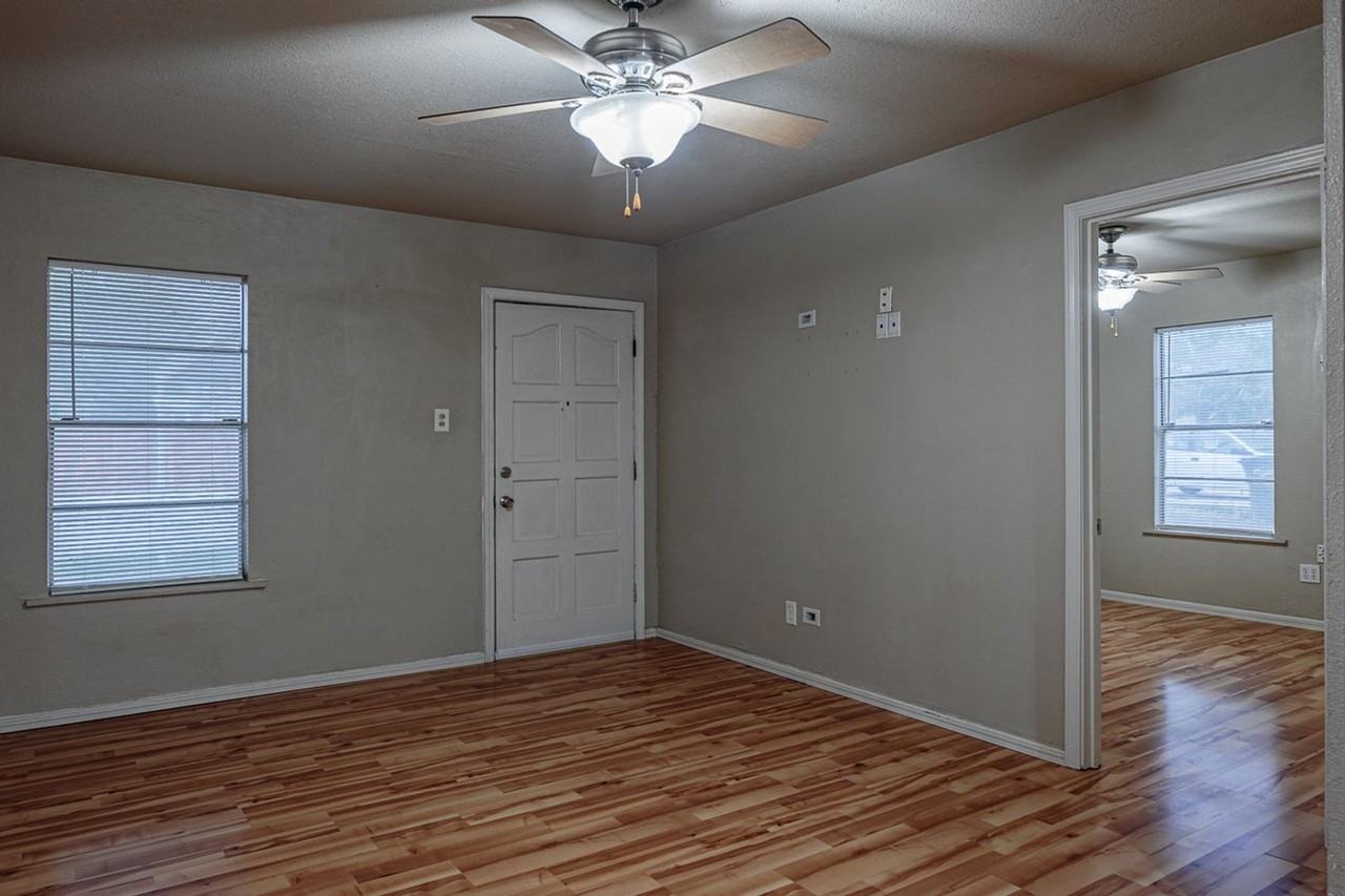 504 W 7th St - Photo 3 of 9