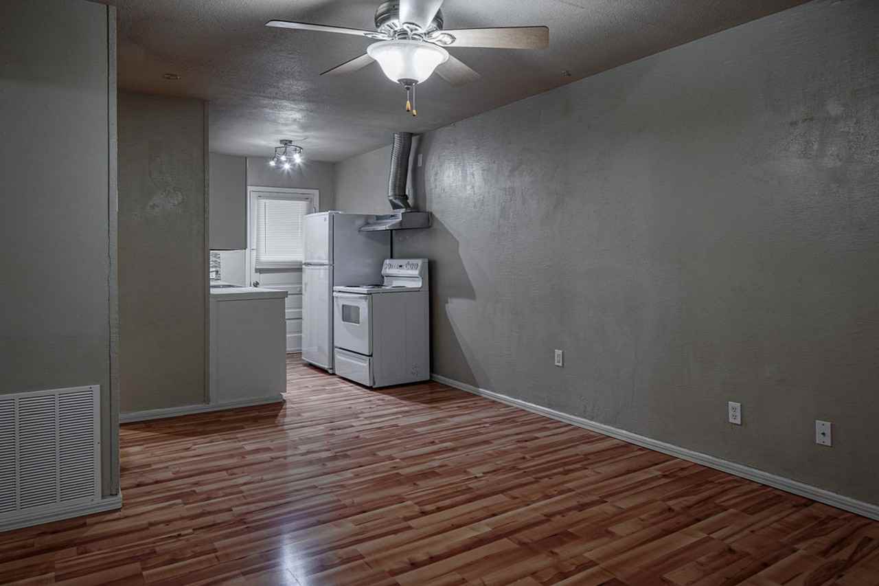 504 W 7th St - Photo 4 of 9