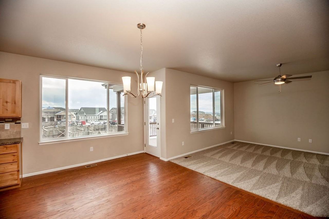 1878 Covered Bridge Pkwy - Photo 2 of 43