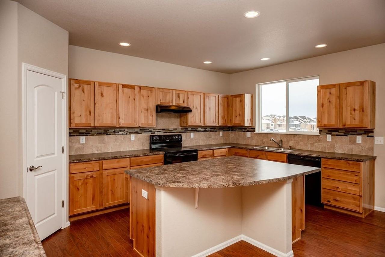 1878 Covered Bridge Pkwy - Photo 4 of 43