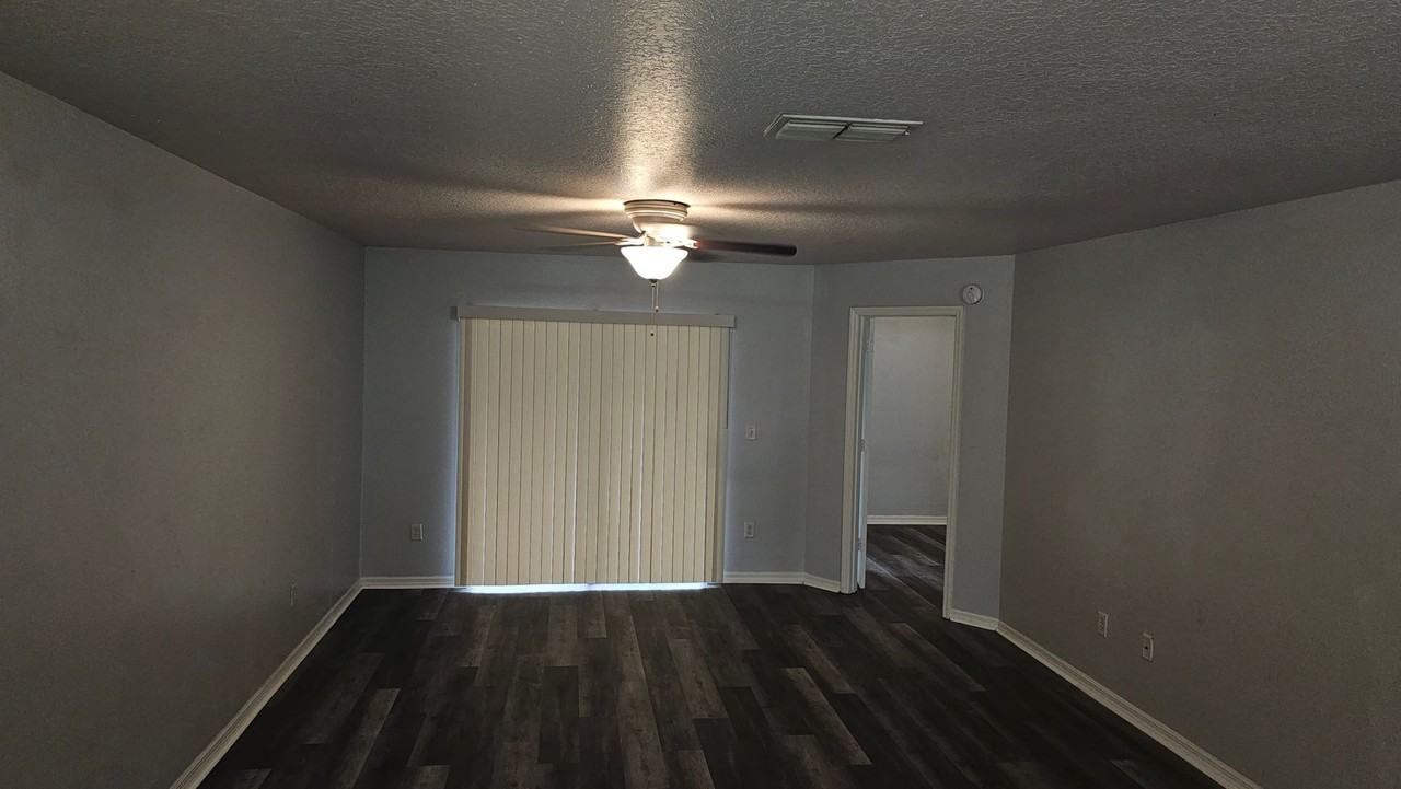 2609 Hollow Ln - Photo 4 of 10