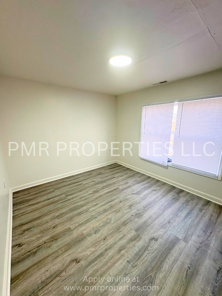 2406 N 3rd St - Photo 3 of 11