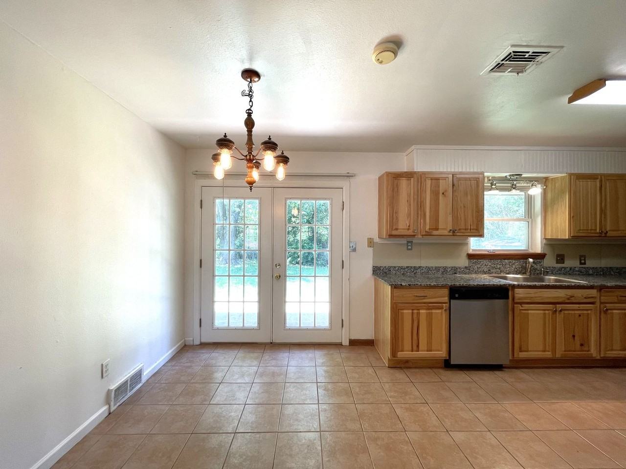 1817 Hardy Drive - Photo 6 of 24