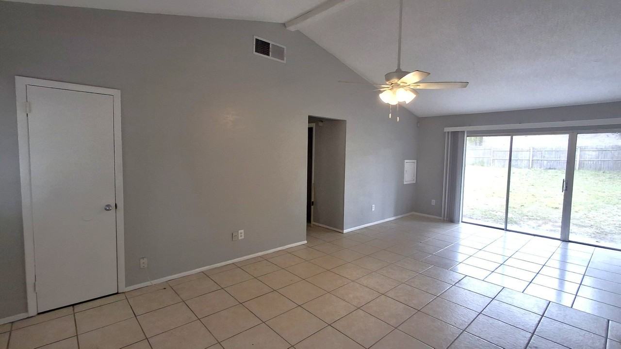 4431 Centennial Dr - Photo 5 of 15