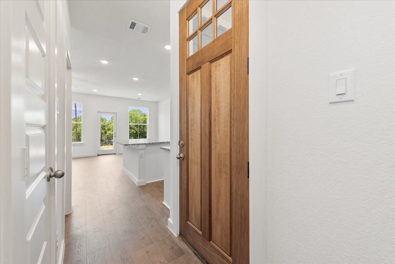 1210 Chestnut Ct #1 - Photo 6 of 29