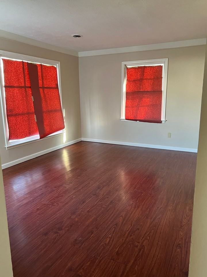 8452 Paige Ave - Photo 2 of 9