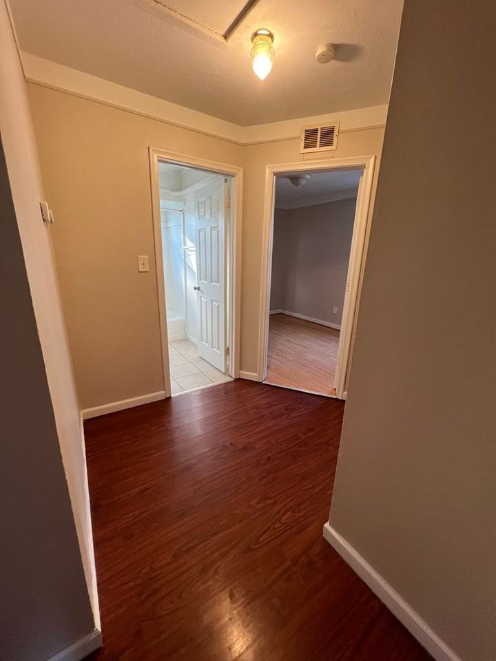 8452 Paige Ave - Photo 3 of 9