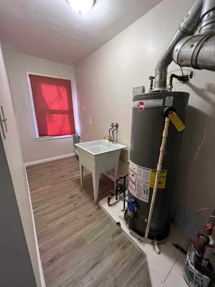 8452 Paige Ave - Photo 6 of 9