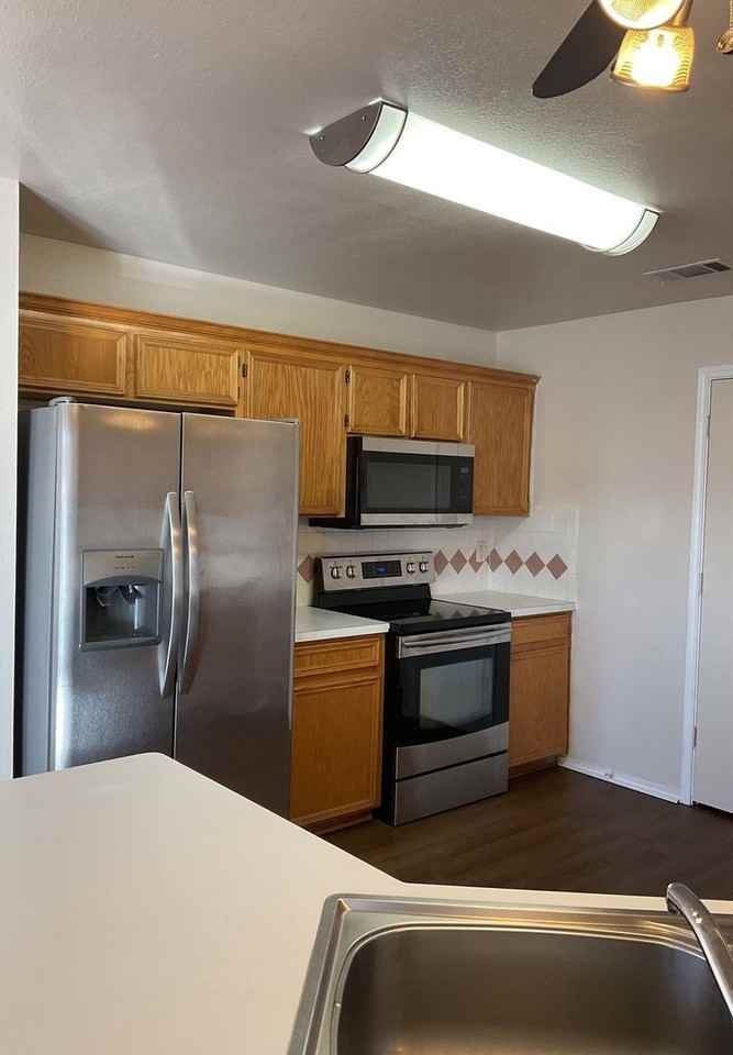 602 Del Mar Drive - Photo 3 of 26