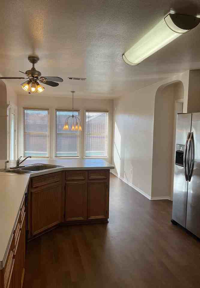 602 Del Mar Drive - Photo 5 of 26