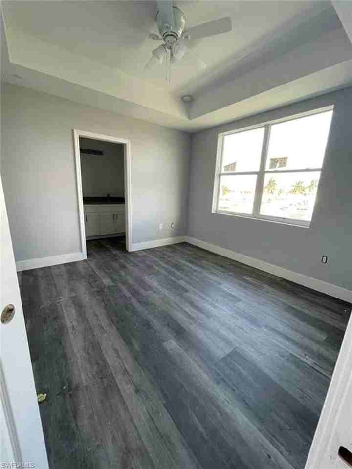 275 Sw 4th St - Photo 7 of 50
