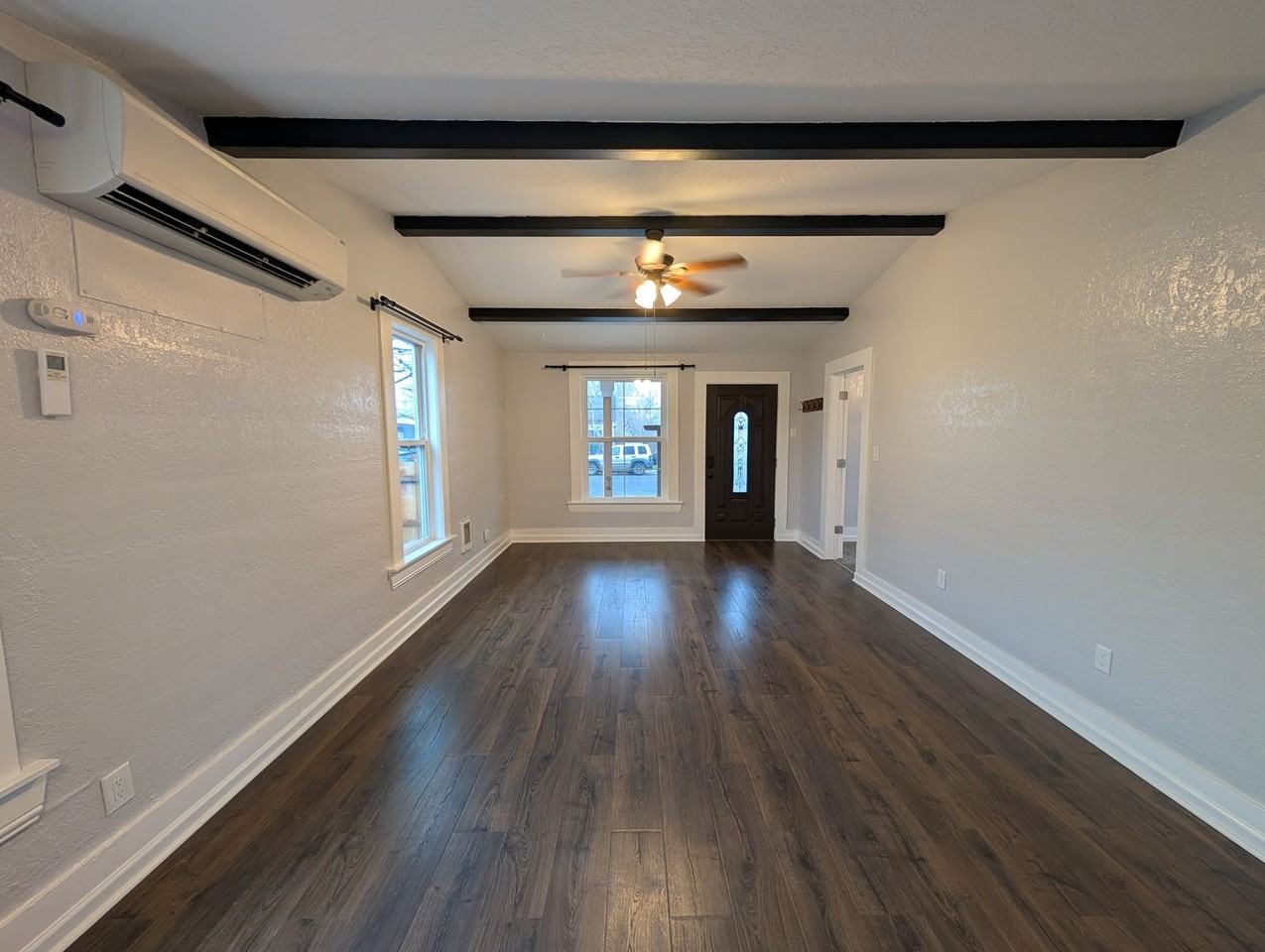 611 Ward St - Photo 4 of 17