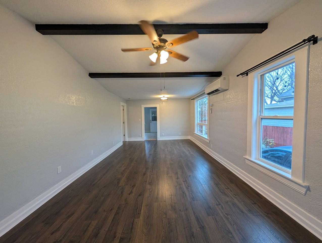 611 Ward St - Photo 5 of 17