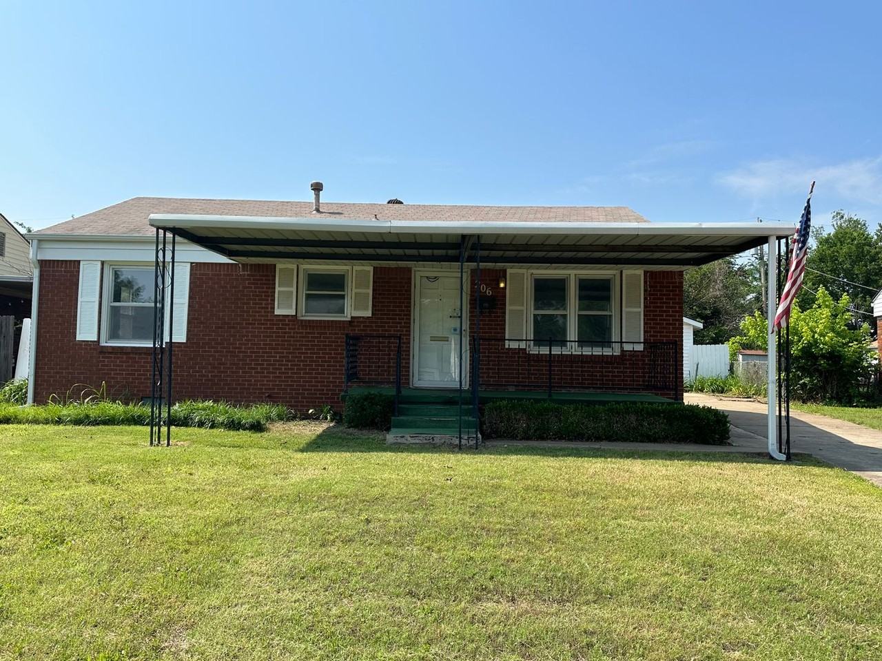 206 East Myrtle Drive - Photo 2 of 23