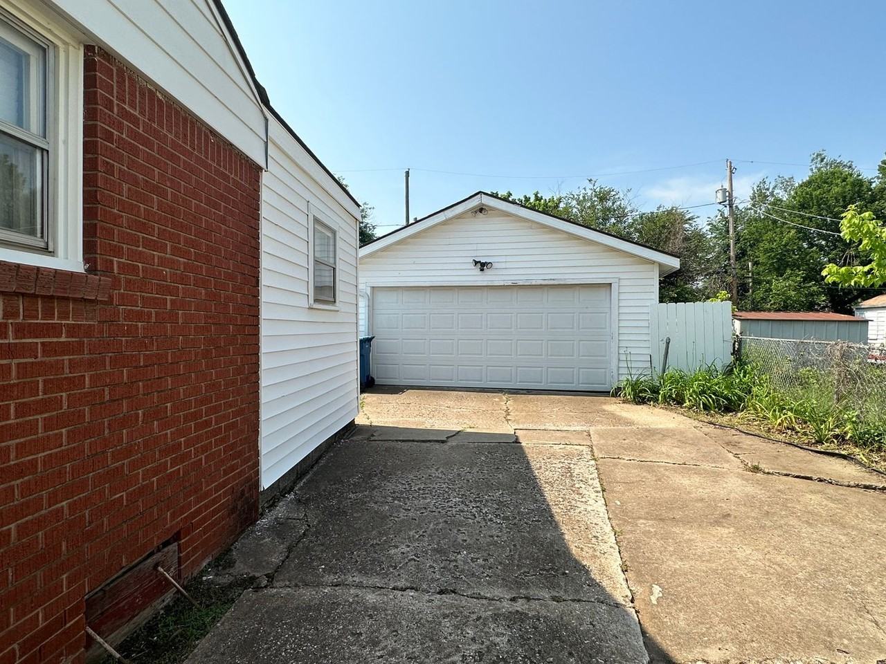 206 East Myrtle Drive - Photo 4 of 23