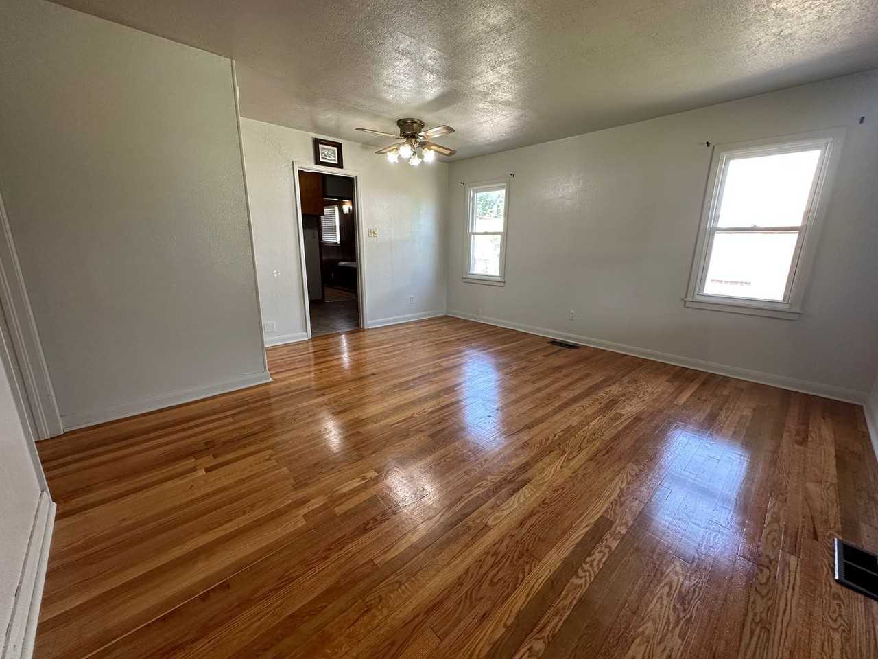 206 East Myrtle Drive - Photo 5 of 23