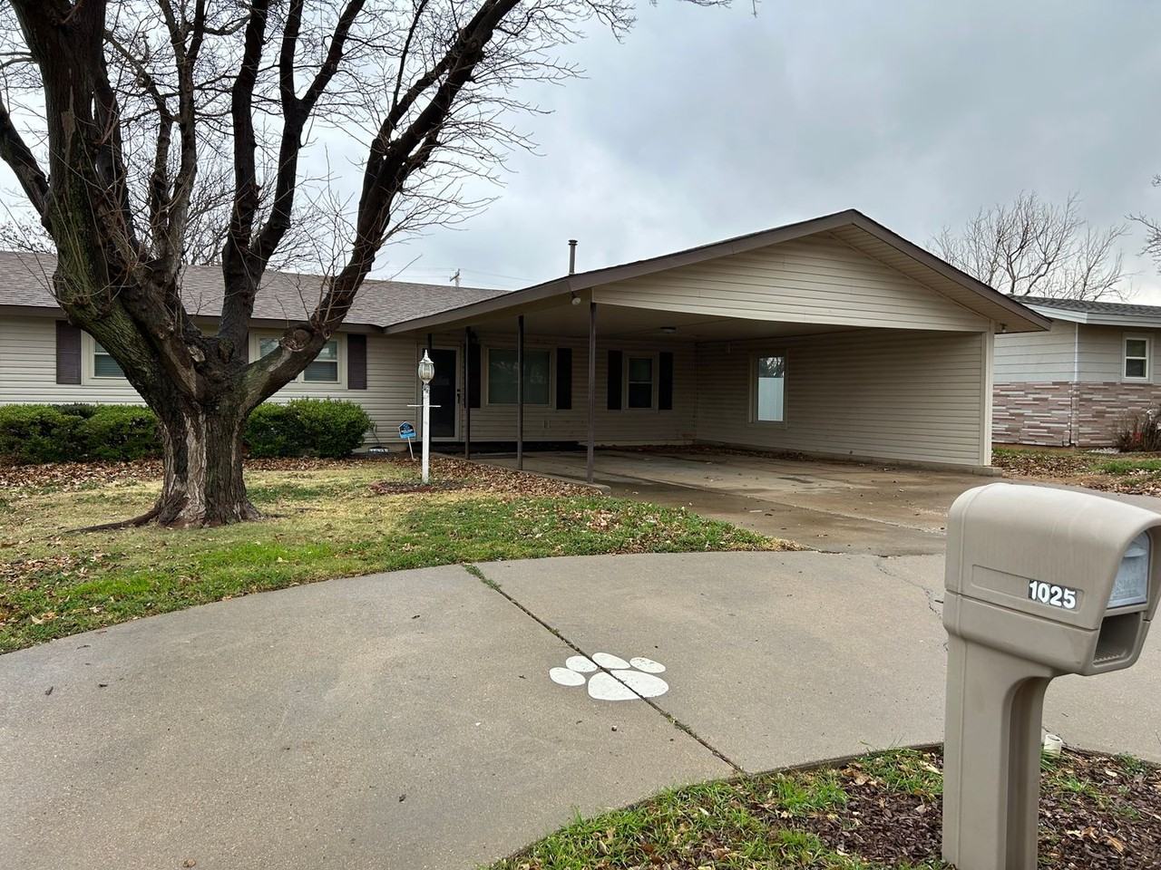 1025 West Terry Street