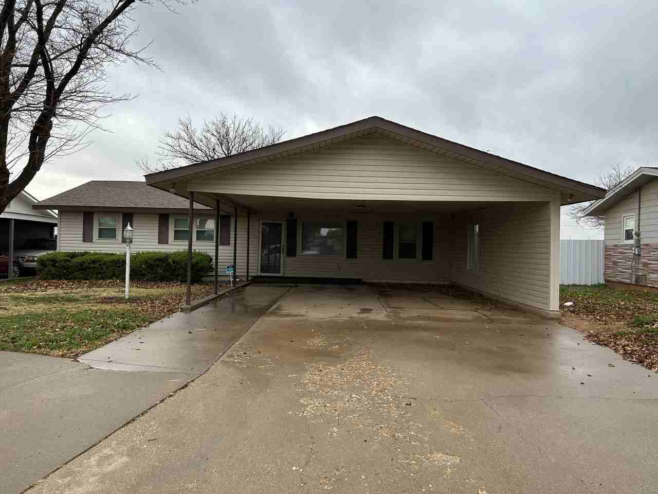 1025 West Terry Street - Photo 2 of 20