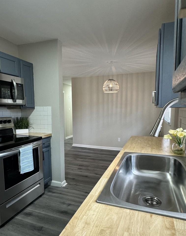 824 Stoneykirk Dr #1 - Photo 6 of 16