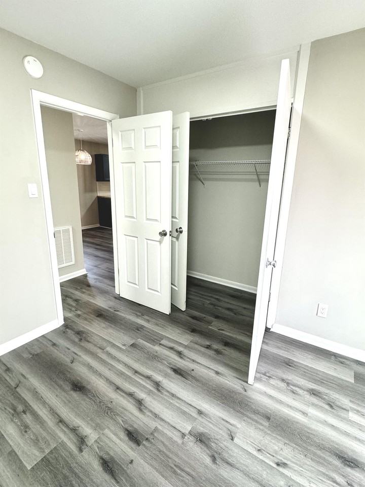 824 Stoneykirk Dr #1 - Photo 7 of 16