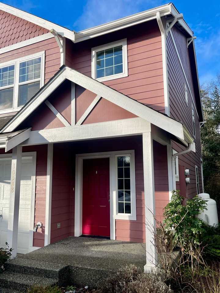 10588 Ne Kingston Meadows Cir - Photo 2 of 28