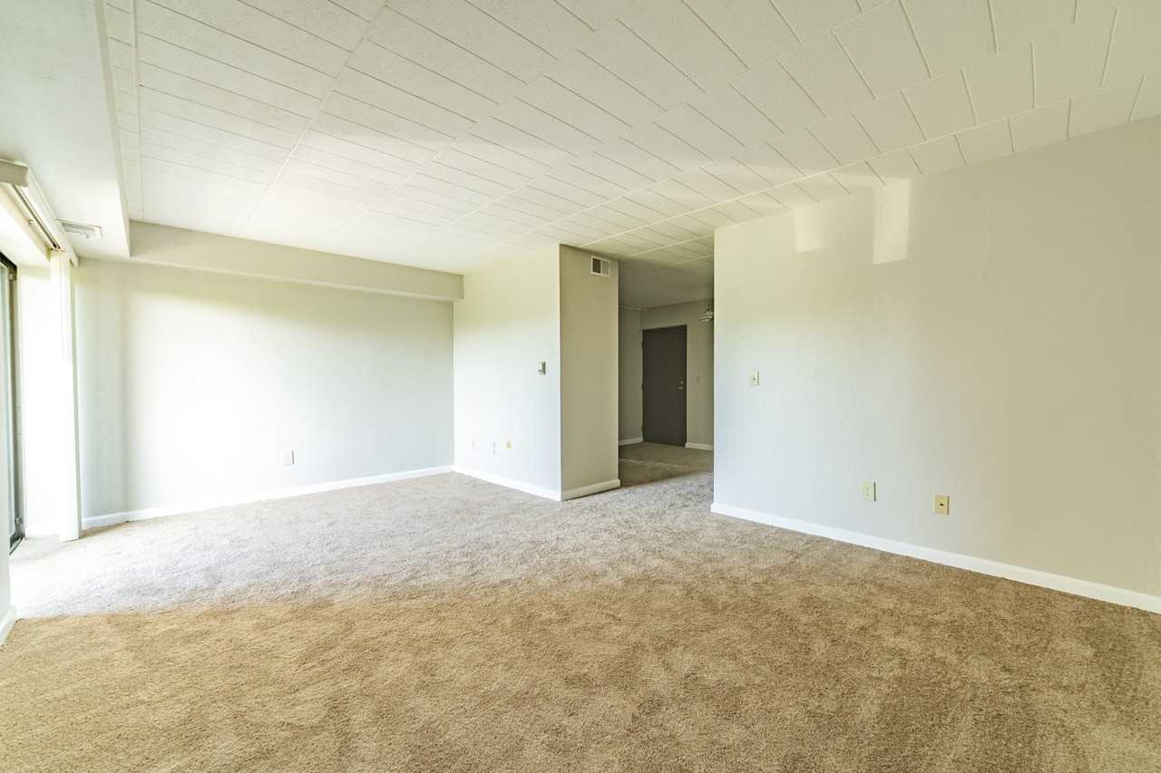 3950 3950 OLD WILLIAM PENN HIGHWAYAPT 542 #542 - Photo 3 of 10